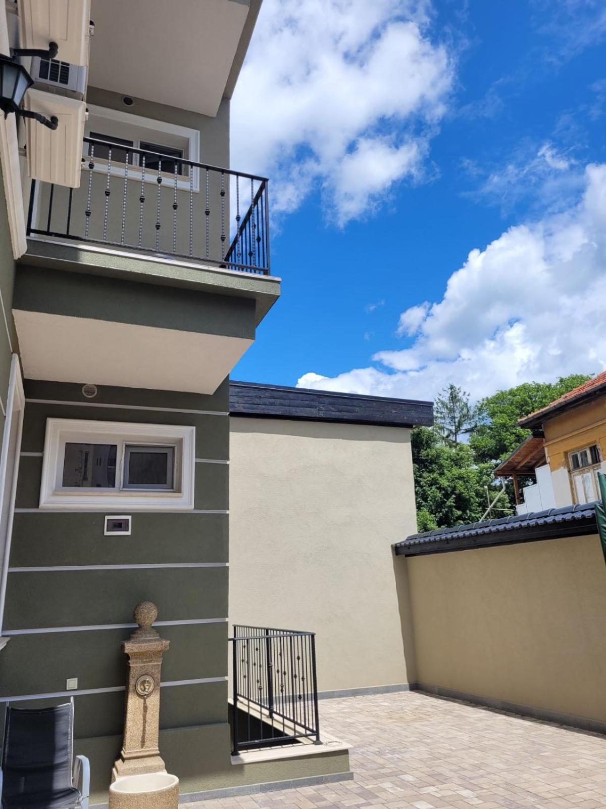 The House - Central Boutique Apartments Kyustendil Extérieur photo