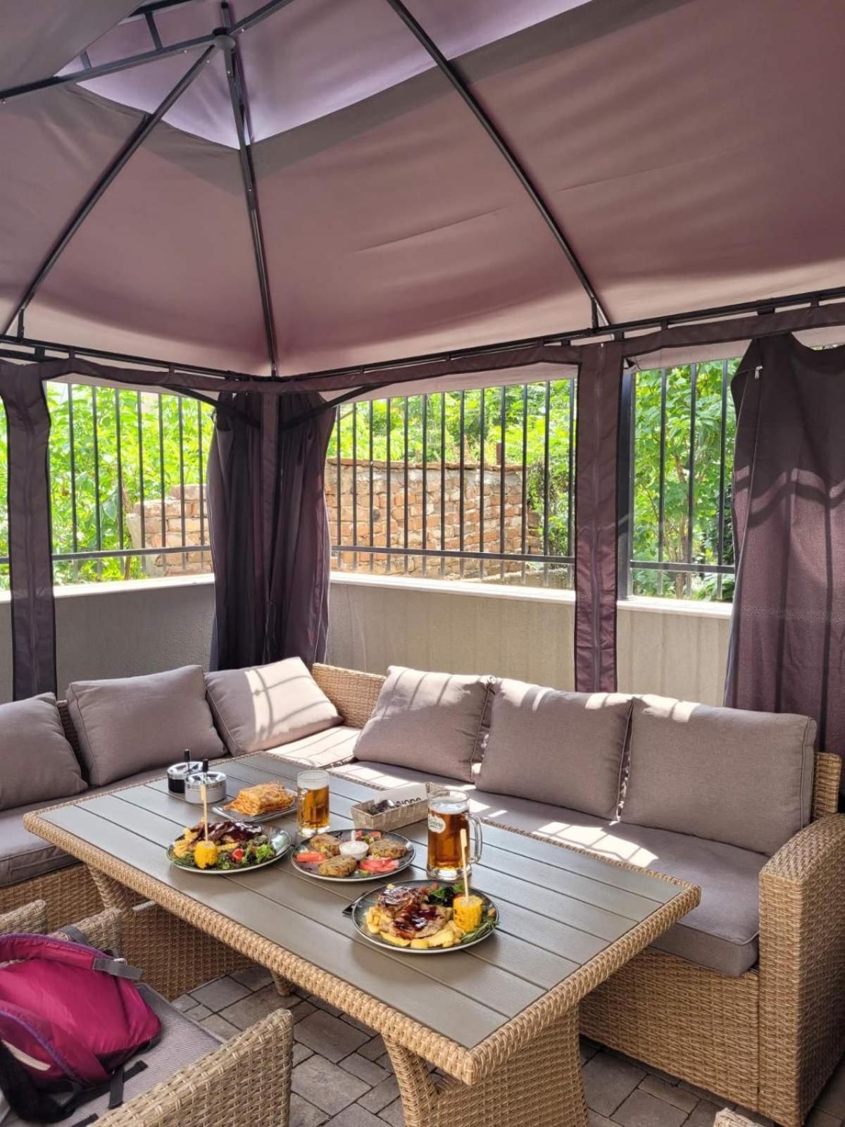 The House - Central Boutique Apartments Kyustendil Extérieur photo